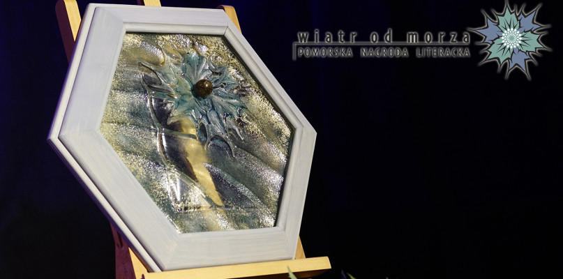 STATUETKA WIATR OD MORZA AUTORSTWA PROF. JACKA ZDYBLA. MAT. PRASOWY WIMBP W GDAŃSKU