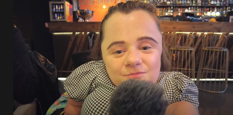 Niepełnosprawna blogerka z wizytą w Sopocie! "Trzeba świętować imieniny porządnie"