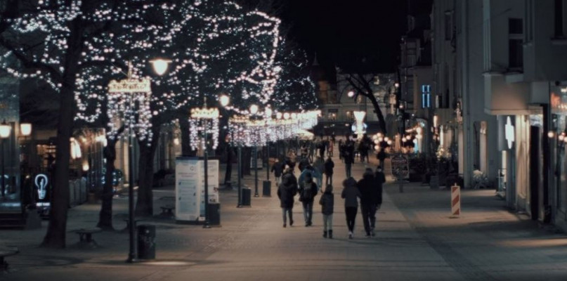 Zjawiskowy Sopot nocą: najpopularniejsze atrakcje w magicznej odsłonie [WIDEO]