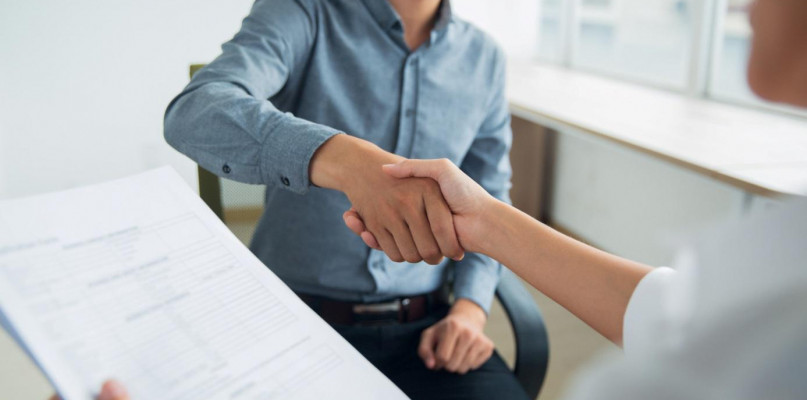 Kiedy i dlaczego warto korzystać z usług firm rekrutacyjnych?