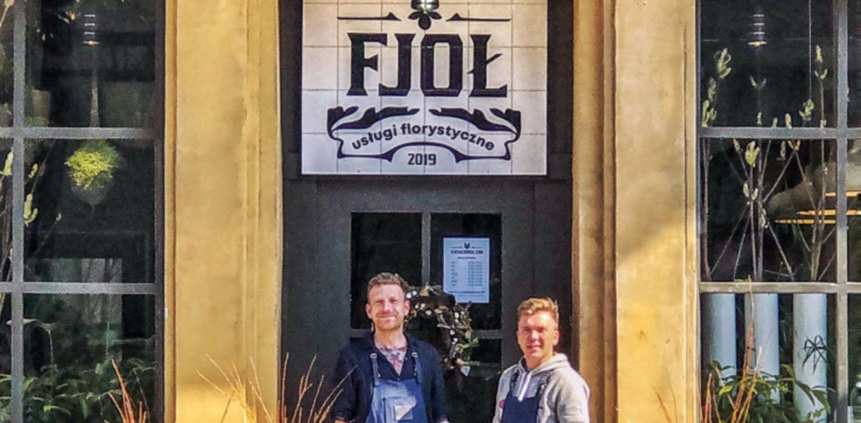 Pracownika florystyczna FJOŁ w Sopocie. Fot. fjolflowershop - Facebook