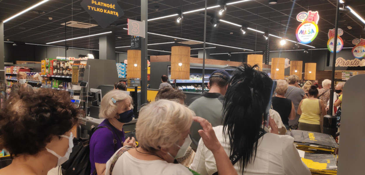 Sieć sklepów Netto miało w swojej ofercie nietypowy gadżet. Fot. Grażyna Sobczak / ddwloclawek.pl