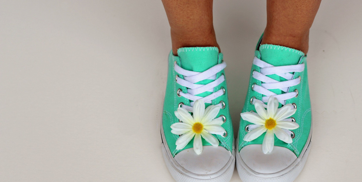 Trampki damskie – dlaczego każda kobieta powinna je mieć w szafie? 