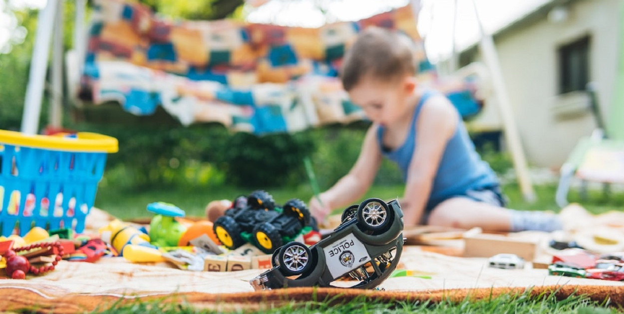 Nieśmiertelny hit wśród zabawek: samochodziki dla dzieci