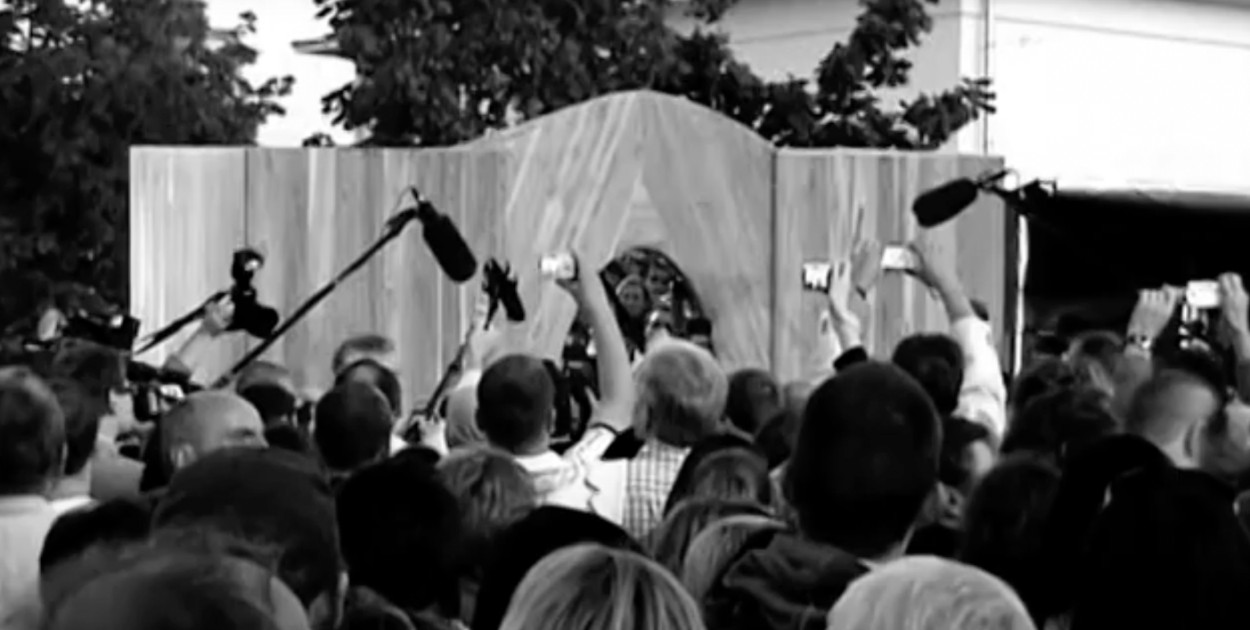 Tak wyglądało odsłonięcie "Szafy Polańskiego". Czy powinna wrócić nad morze?