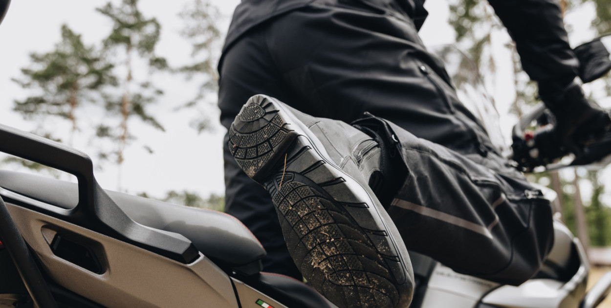 Jakie buty na motocykl? Oto trendy na 2025 rok