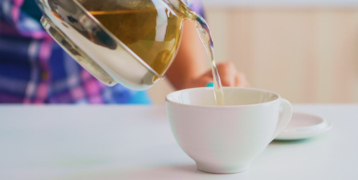 Te herbatki mogą być groźne dla zdrowia! Sprawdź, czy masz je w domu