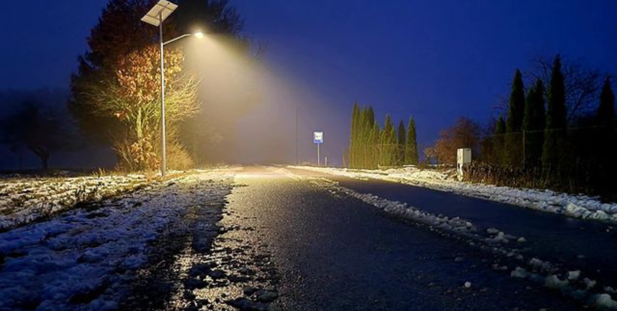 Uliczne lampy solarne i hybrydowe. Ciesz się profesjonalnym oświetleniem ledowych 