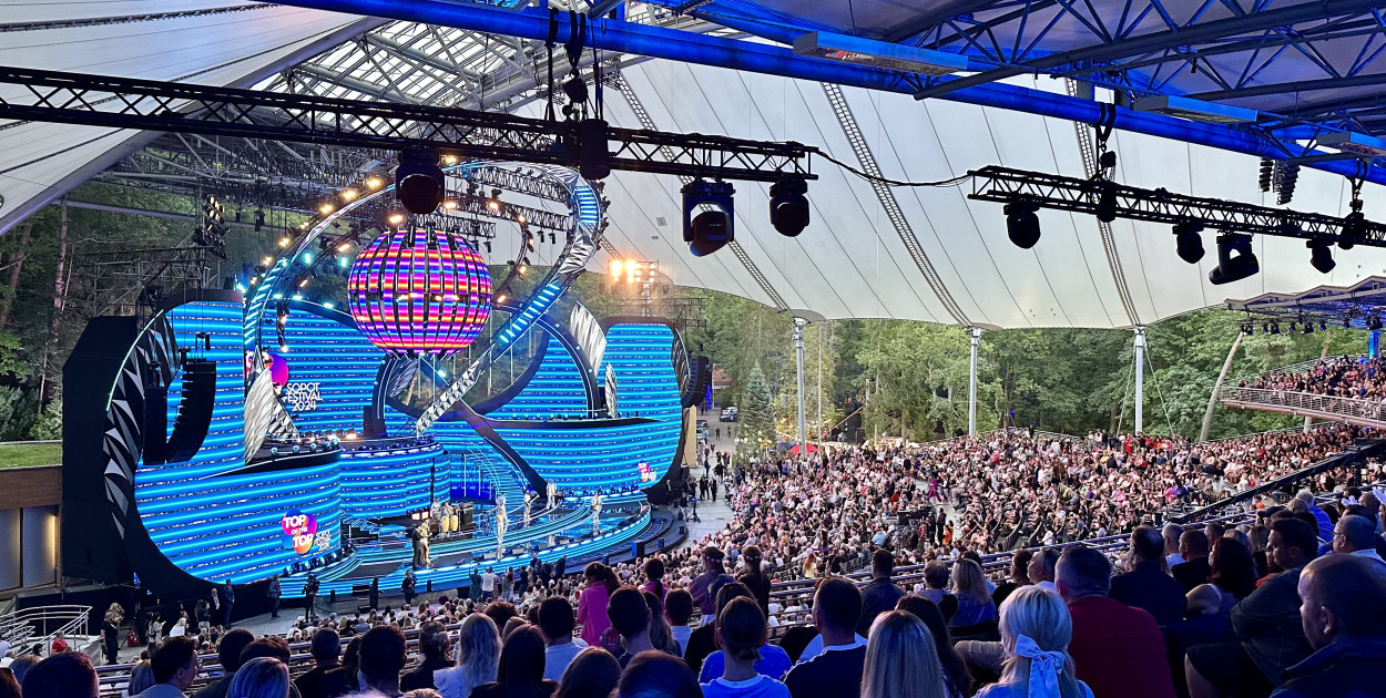 Znamy gwiazdy Polsat Hit Festiwal 2025! Kto wystąpi na scenie Opery Leśnej?