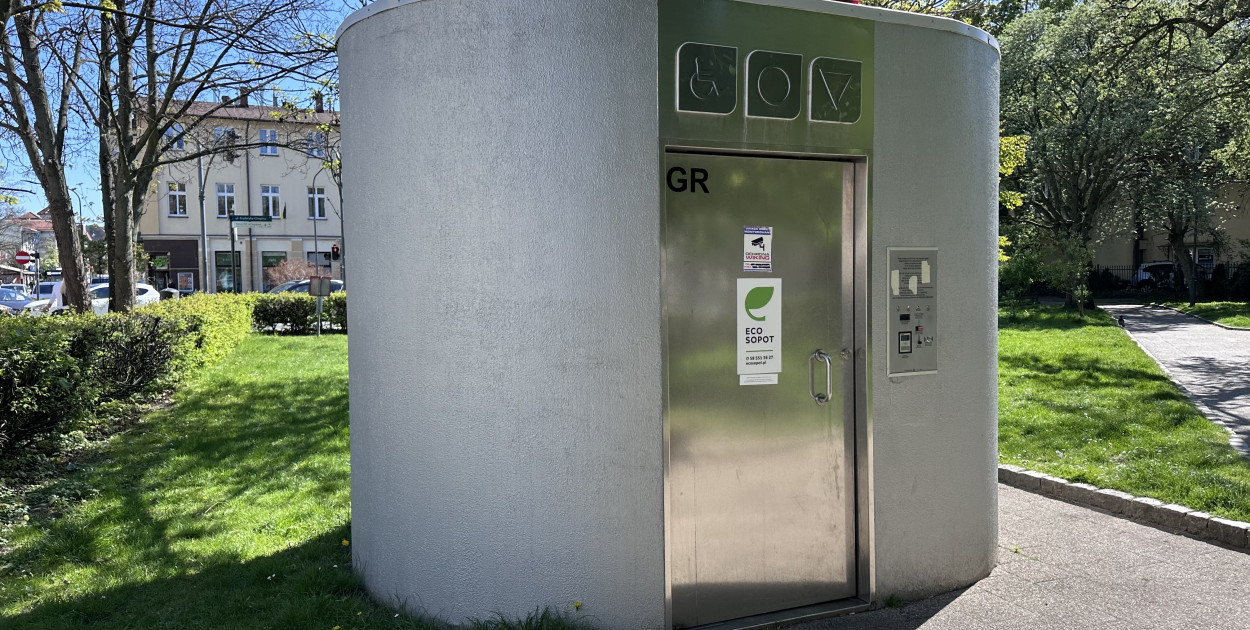 Gdzie w Sopocie można skorzystać z toalety? [LOKALIZACJE]