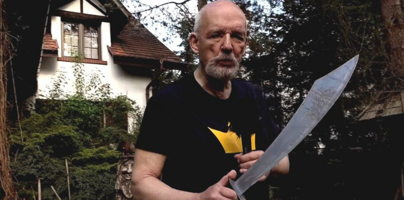 Fot. Youtube - NPTV - JKM #hot16challenge2 #hot16challenge - Siepomaga.pl z Janusz Korwin-Mikke