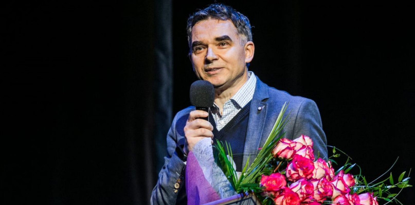 Andrzej Czekaj, dyrektor sopockiego MOPS-u, podczas uroczystej gali w Teatrze Muzycznym w Gdyni. Fot. Karol Stańczak