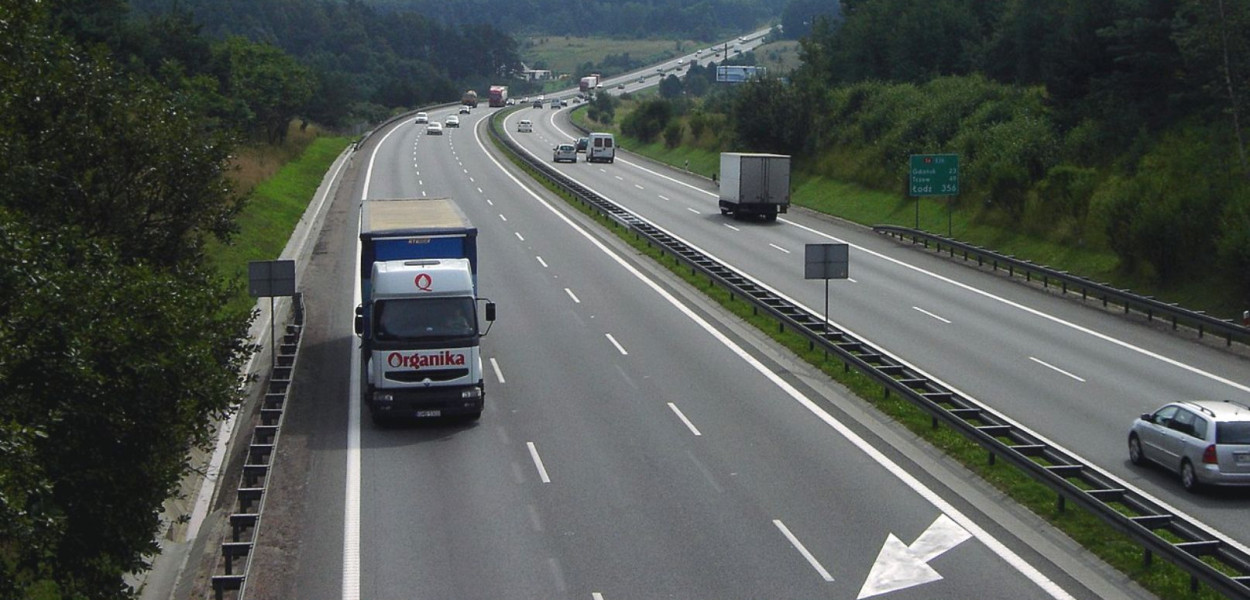 Trasa obwodowa Trójmiasta - zachodnia obwodnica Trójmiasta, część drogi ekspresowej S6. Obwodnica przebiega w kierunku północ-południe od Gdyni do Pruszcza Gdańskiego. Jej długość wynosi 38,6 km. / 