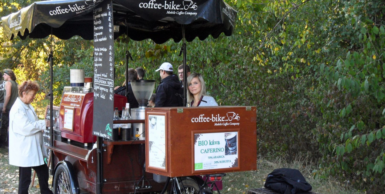 Coffee-bike. Pardubice, Czechy. Fot. Stribrohorak (CC-BY 3.0)