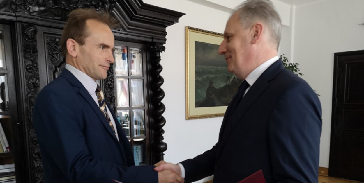Na zdjęciu: Igor Strzok i Dariusz Drelich; Fot. Pomorski Urząd Wojewódzki (CC BY-NC-ND 3.0 PL)