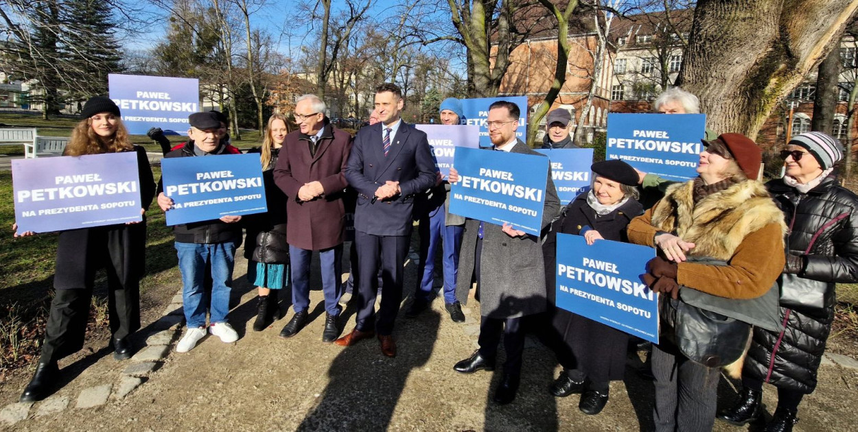 Konferencja prasowa Prawa i Sprawiedliwości, podczas której ogłoszono kandydatów na radnych - 25 lutego. Fot. Przemysław Szczygieł - esopot.pl