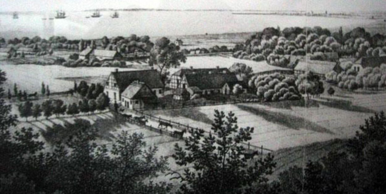 Litografia przedstawiająca Sopot oraz panoramę na Zatokę Gdańską. Na pierwszym planie widoczne zabudowania Karczmy Sopockiej. Litografia z 1825 r. wg C.G.Ludwiga (UM Sopot) / za: www.dawnysopot.pl