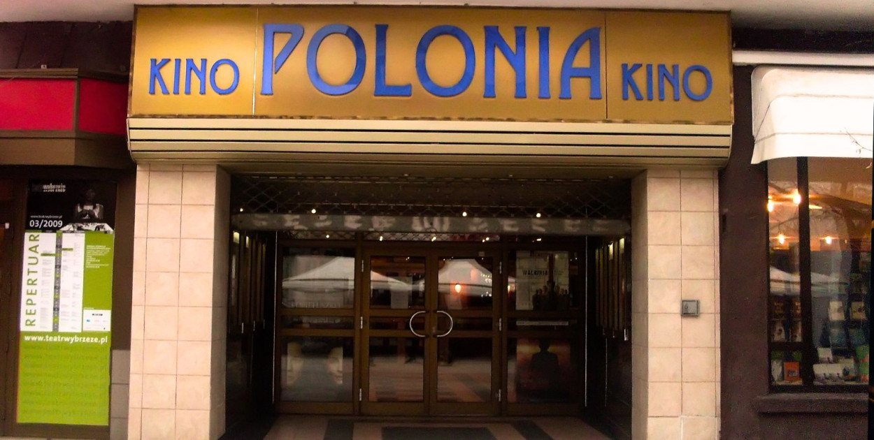 Kino Polonia w Sopocie. Ulica Bohaterów Monte Cassino w Sopocie. Fot Starscream (CC-BY 3.0) (Wikimedia Commons)
