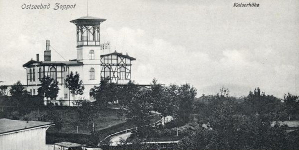 Restauracja i Sanatorium Powietrzne na Cesarskim Wzgórzu przy dzisiejszej ul. Conrada, zdjęcie z ok. 1900 roku. Za: www.dawnysopot.pl.