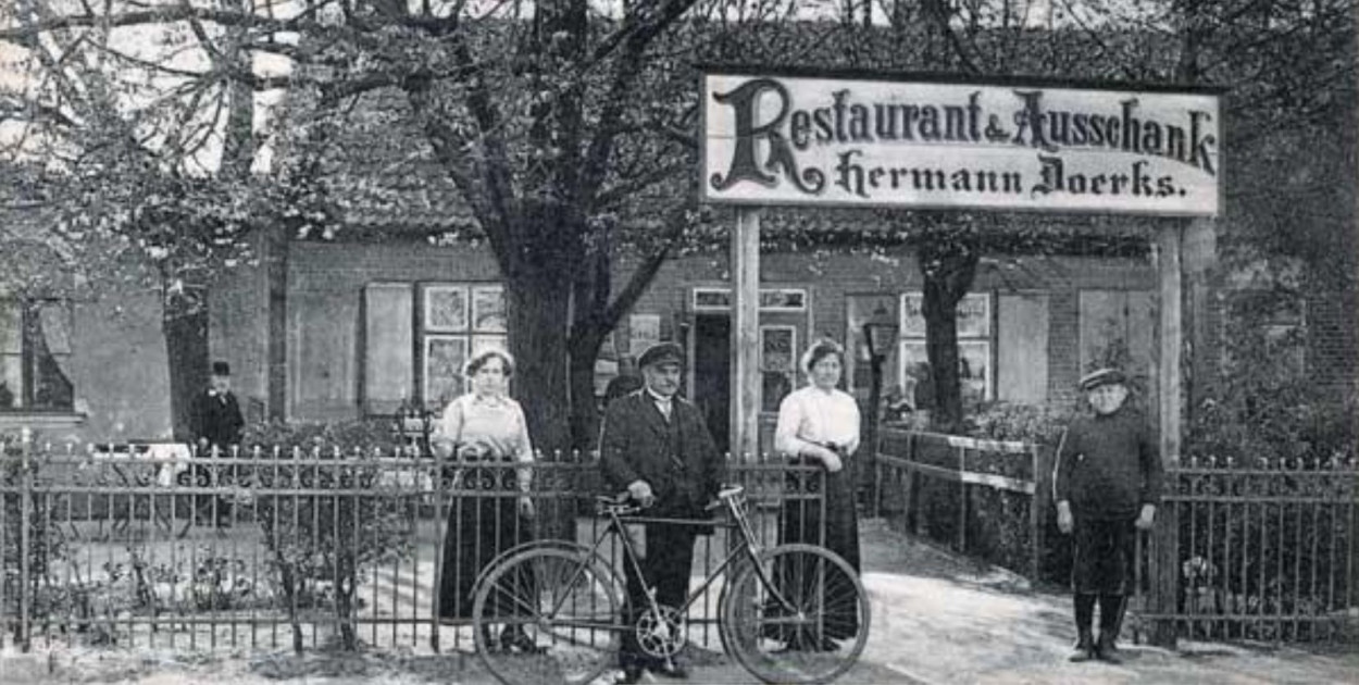 Karczma i restauracja Hermanna Doerksa, zdjęcie z ok. 1920 r. (KC, foto Richard Walls), za: www.dawnysopot.pl.