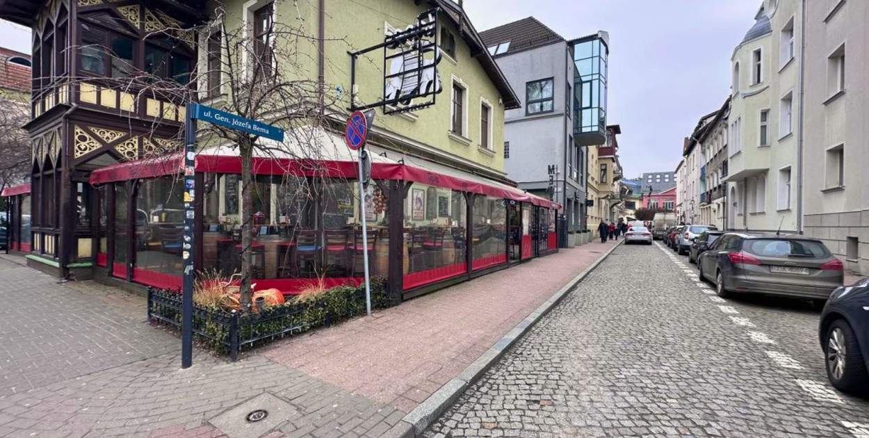 Ul. Bema znajduje się w ścisłym centrum Sopotu i łączy się z popularną ul. Bohaterów Monte Cassino. Fot. esopot.pl