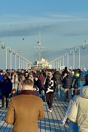 Świąteczny ATAK na Sopot. Turyści wypełnili centrum po brzegi [FOTO]-1501