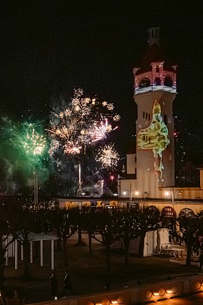 Huczny Sylwester w Sopocie! Fajerwerki rozświetliły niebo, mimo apeli o ciszę [FOTO]-1505