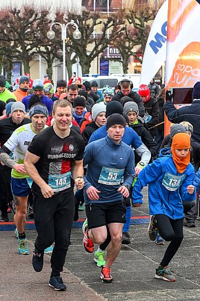 Biegacze zmierzyli się na plaży w Sopocie! Pokonali trasę liczącą 4 km [FOTO]-1526