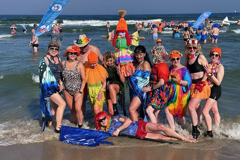 Setki morsów, kolorowe stroje I topienie marzanny! Zobaczcie, co działo się w Sopocie FOTO]