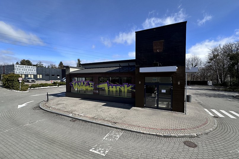 Tak wygląda obecnie dawne KFC w Sopocie! Budynek czeka rozbiórka [FOTO]