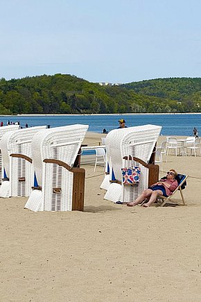 Pierwsi turyści już w Sopocie! Kurort budzi się na majówkę [FOTO]-1605