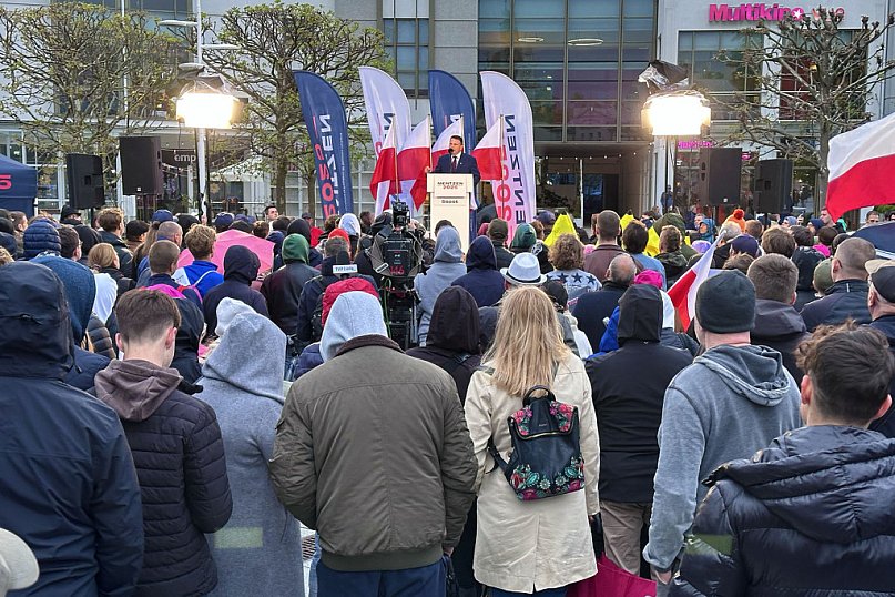 Wiec Mentzena na Placu Przyjaciół Sopotu [FOTO]