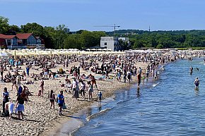 Sopot rozpoczął sezon plażowy! Tłumy turystów ruszyły nad morze [FOTO]-1652