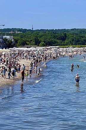 Sopot rozpoczął sezon plażowy! Tłumy turystów ruszyły nad morze [FOTO]-1652