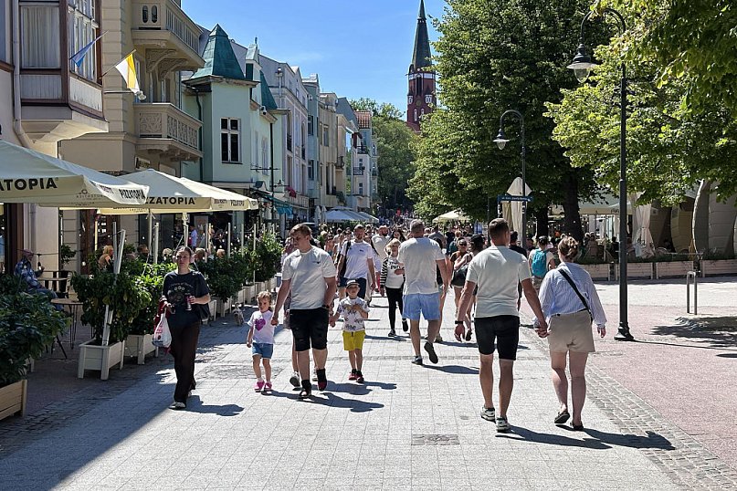 Zaskakująco spokojny początek lata w Sopocie! Długi weekend bez tłumów, za to ze słońcem [FOTO]