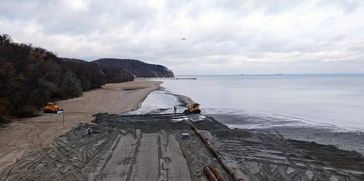 Koniec poszerzania plaży w Orłowie-15912
