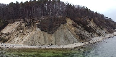 Gdynia: Osunęła się kilkumetrowa część klifu w Orłowie [WIDEO]-16623