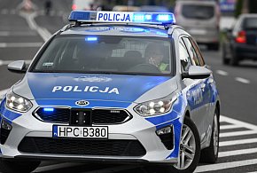 Gdańsk: Trwa pościg za poszukiwanym, który próbował przejechać autem policjanta-17361