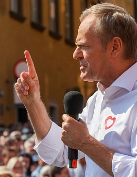 D. Tusk: dzisiaj na ulicach Warszawy jest nas pół miliona osób, to absolutny rekor-17453