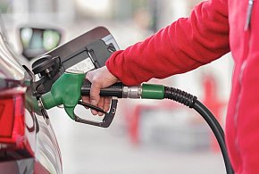 Ceny paliw. Kierowcy nie odczują zmian, eksperci mówią o "napiętej sytuacji"-23811