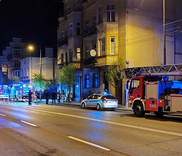 Podpalenie w centrum Sopotu! Podłożono ogień przy drzwiach kamienicy-23900