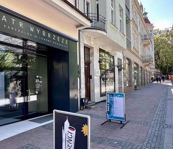 Co kryje się za kulisami teatru w Sopocie? Sprawdź podczas zwiedzania-32566