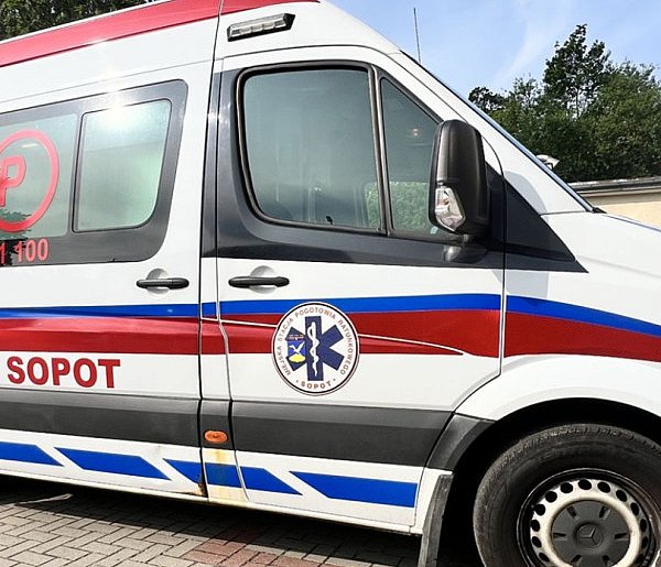 Sezonowa karetka już w Sopocie! Ratownicy w gotowości do końca wakacji-33352