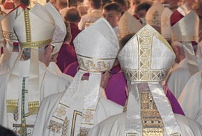 Biskupi po obradach. Krytyka ministerstwa i nowa komisja ds. nadużyć-33513