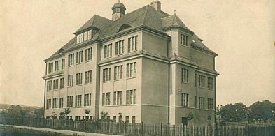 Od szkoły powszechnej po Uniwersytet SWPS-33500