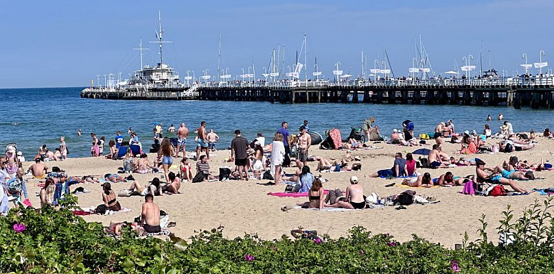 My już mamy lato! Sopot praży się w pięknym słońcu i wita sezon urlopowy [WIDEO] - 33532
