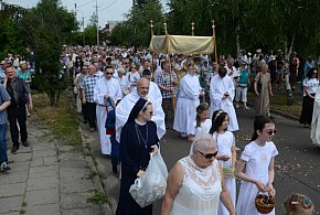 Nie wszyscy o tym wiedzą. Czy udział w procesji Bożego Ciała to obowiązek?-33639