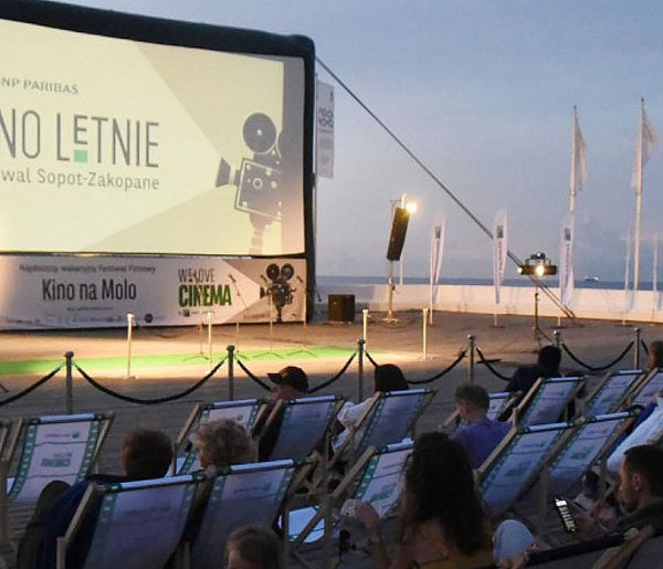Filmowe lato w Sopocie! Trzy kina plenerowe czekają na widzów-33922