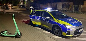 Czterech pijanych na hulajnogach w Sopocie