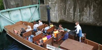 Kontrowersyjny rejs po Motławie! "Drzwi się cofną i ich zmieżdżą"-34002